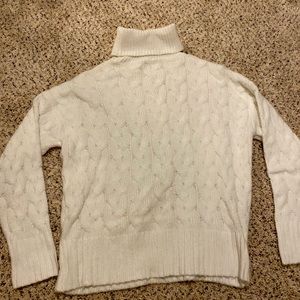 White thick turtleneck sweater